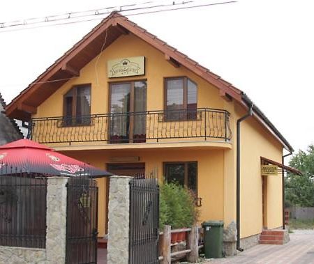 Vila Korona Сату-Маре Экстерьер фото